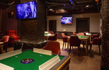 Black Lounge by Hollywood